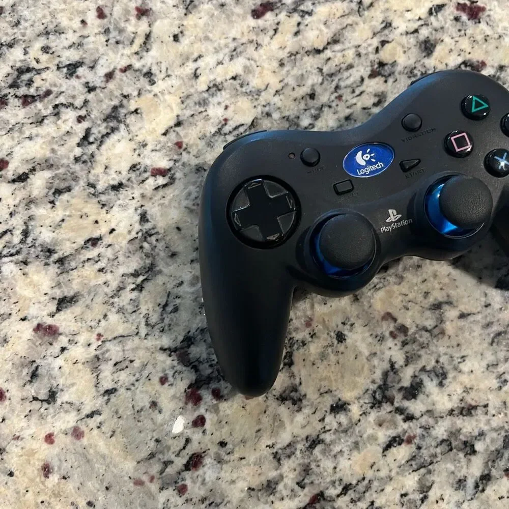 Logitech Cordless Action Wireless Controller PS2 PlayStation 2 Black OEM